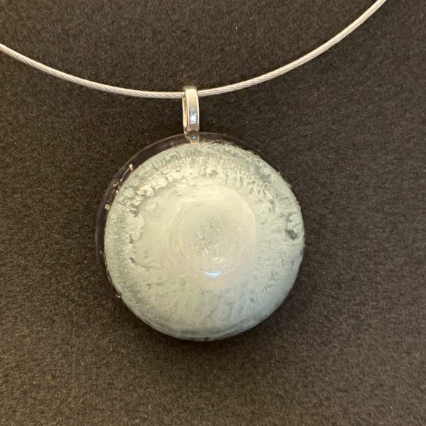 Pendentif blanc