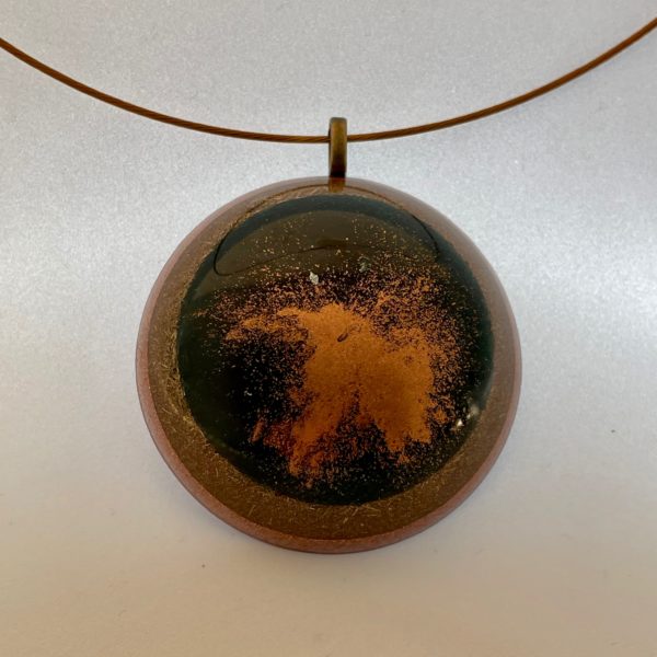 Pendentif vert-cuivre