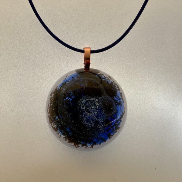 Pendentif bleu