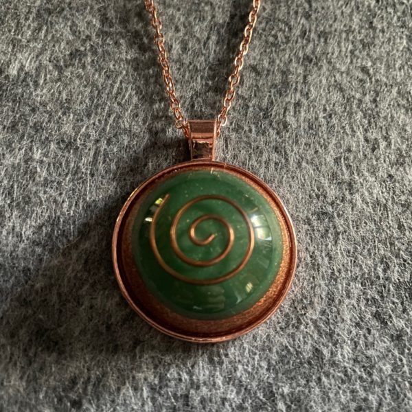 Pendentif vert spirale