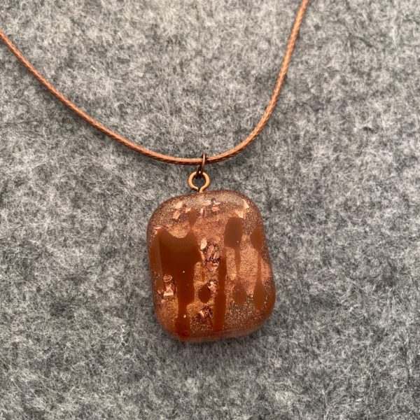 Pendentif brun cuivre
