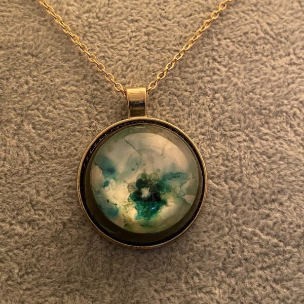 Pendentif blanc-vert
