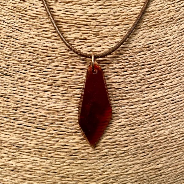 Pendentif brun