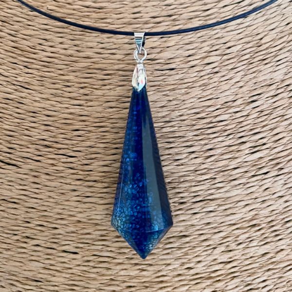 Pendentif bleu
